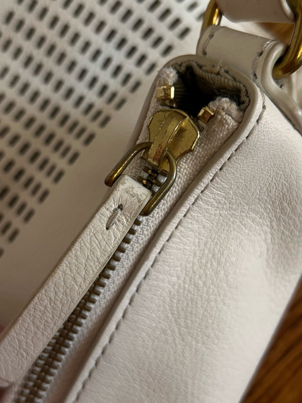 FOSSIL LEATHER SHOULDER BAG WITH PERFORATED DETAIL - Picture 7 of 10